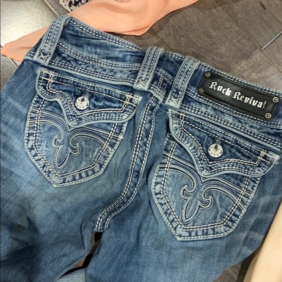 Rock Revival Buckle Jeans - Picture 3 of 4